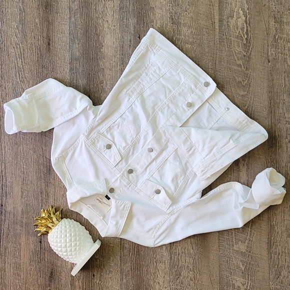 Universal Thread Jackets & Blazers - Universal Thread White Jean Jacket